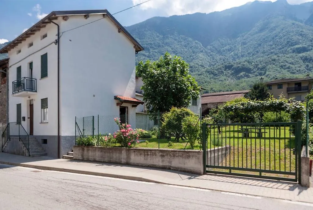 Casa Legnone Holiday home Piantedo
